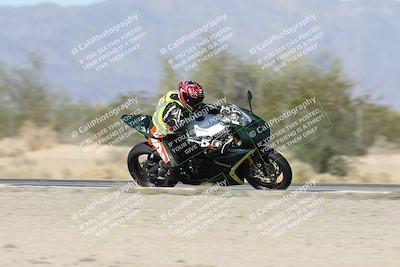 media/Dec-01-2025-Moto Forza (Mon) [[2daa91e15f]]/3-Beginner Group/Session 2 (Turn 7 Inside Pans)/